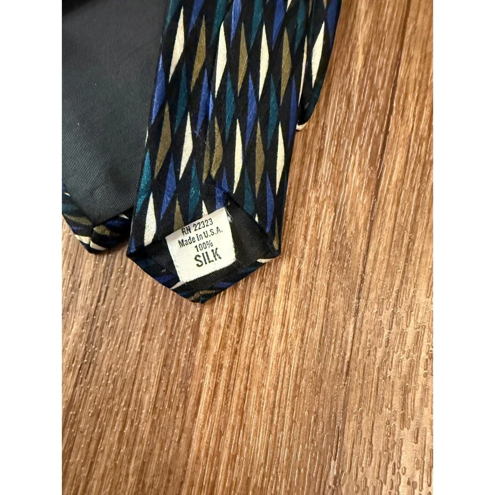 Oricci Rome New York Mens Silk Tie Blue Green Gold Geometric Diamond RN 22323 US